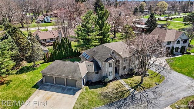 20400 Robinway Drive, Macomb, MI 48036