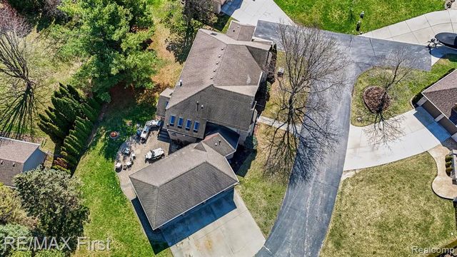 20400 Robinway Drive, Macomb, MI 48036