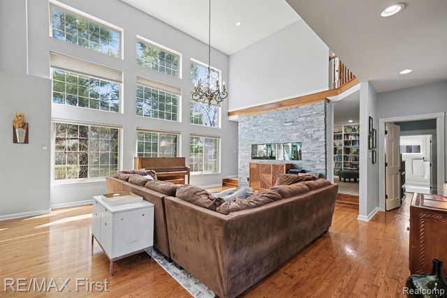 20400 Robinway Drive, Macomb, MI 48036