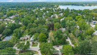 5620 Inkster Road, West Bloomfield, MI 48323