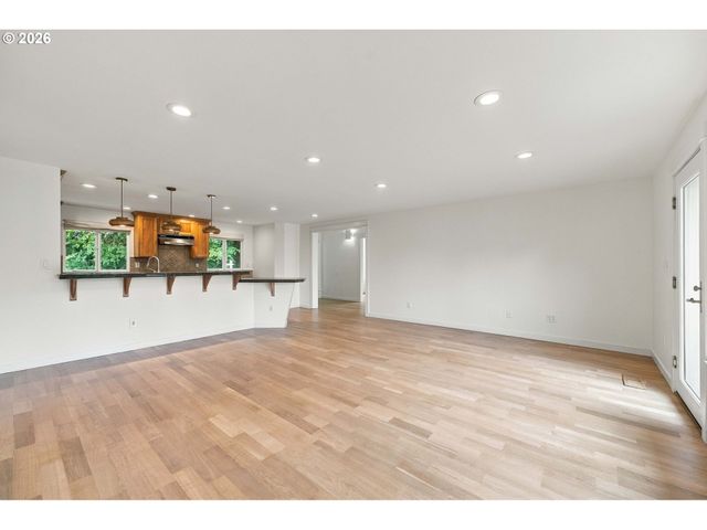 18428 STEAMBOAT Way, West Linn, OR 97068