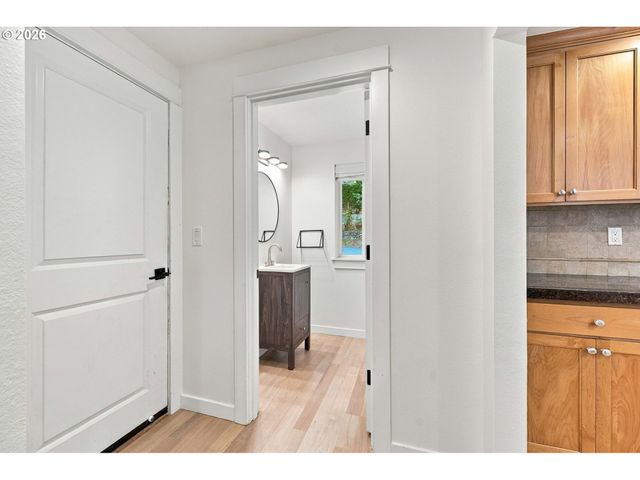 18428 STEAMBOAT Way, West Linn, OR 97068