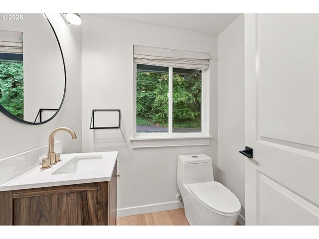 18428 STEAMBOAT Way, West Linn, OR 97068