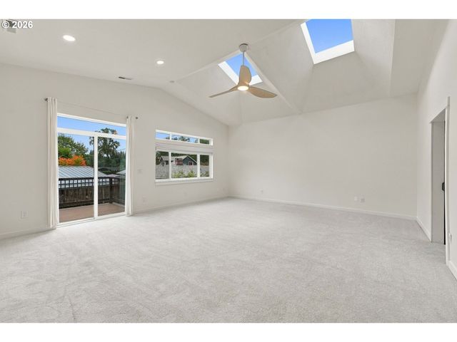 18428 STEAMBOAT Way, West Linn, OR 97068