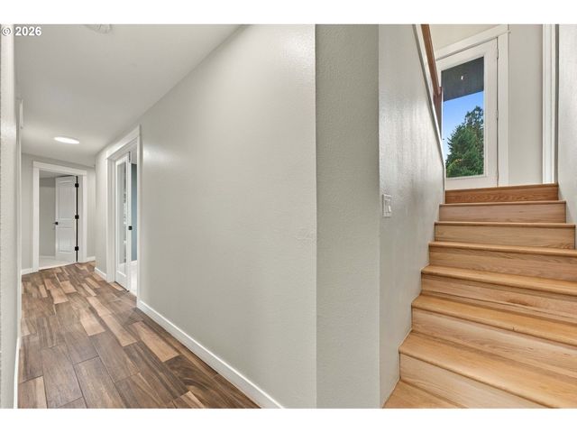 18428 STEAMBOAT Way, West Linn, OR 97068