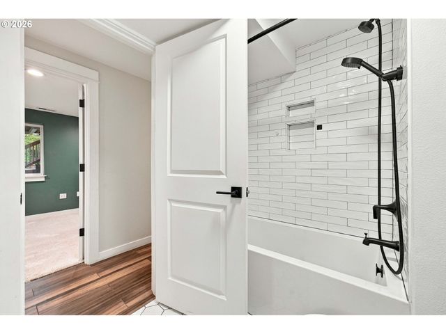 18428 STEAMBOAT Way, West Linn, OR 97068