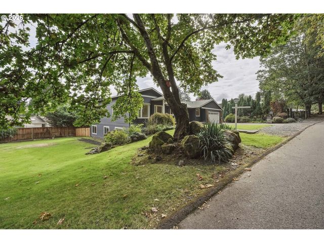 18428 STEAMBOAT Way, West Linn, OR 97068