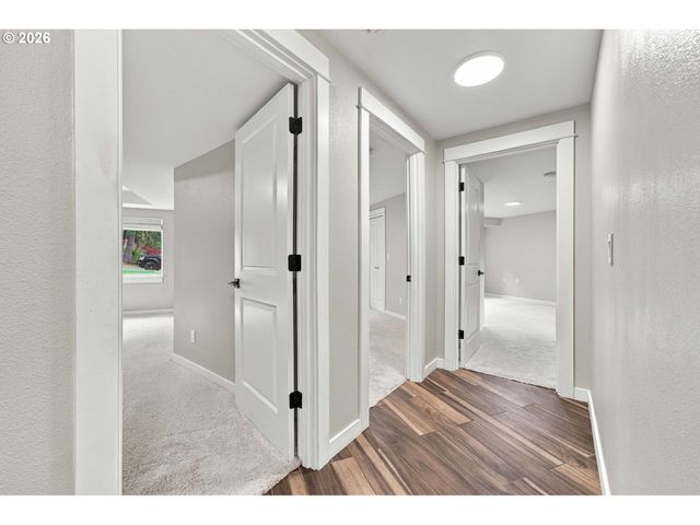 18428 STEAMBOAT Way, West Linn, OR 97068
