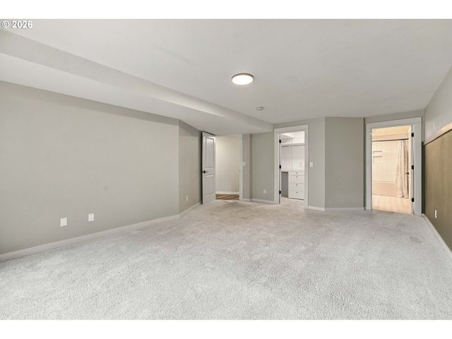 18428 STEAMBOAT Way, West Linn, OR 97068