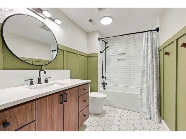 18428 STEAMBOAT Way, West Linn, OR 97068