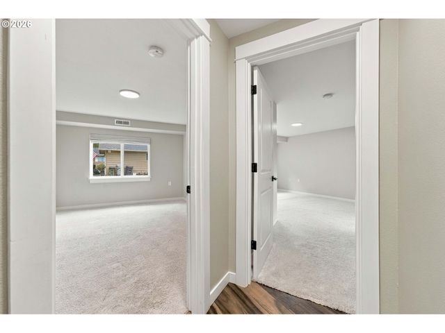 18428 STEAMBOAT Way, West Linn, OR 97068