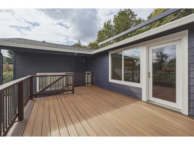 18428 STEAMBOAT Way, West Linn, OR 97068