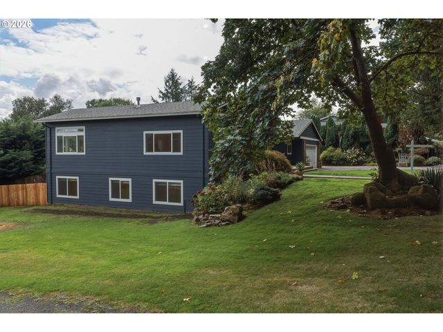 18428 STEAMBOAT Way, West Linn, OR 97068