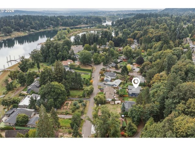 18428 STEAMBOAT Way, West Linn, OR 97068