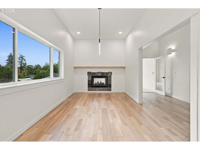 18428 STEAMBOAT Way, West Linn, OR 97068