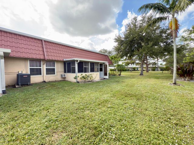 170 Amherst Lane, Lake Worth, FL 33467