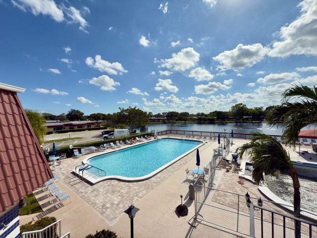 170 Amherst Lane, Lake Worth, FL 33467