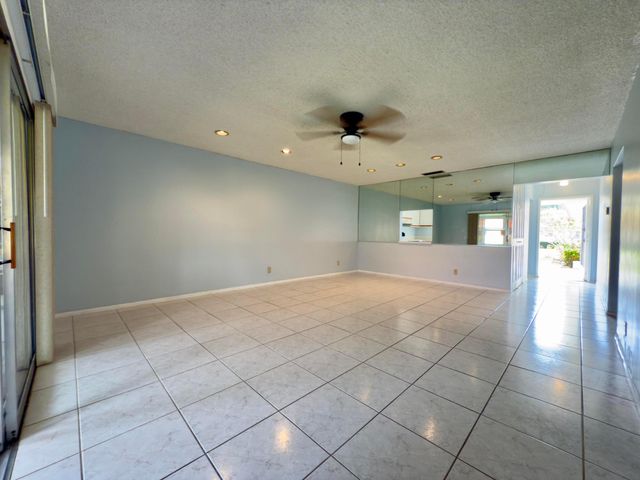 170 Amherst Lane, Lake Worth, FL 33467