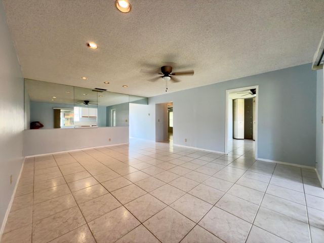 170 Amherst Lane, Lake Worth, FL 33467