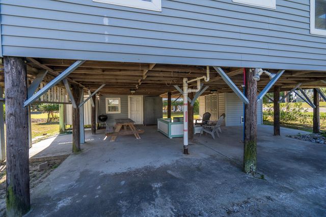 3131 Palmetto Boulevard, Edisto Island, SC 29438