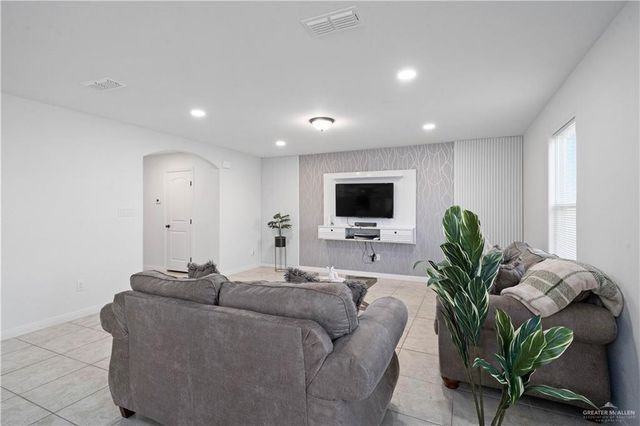 2307 26th Drive N, Hidalgo, TX 78557