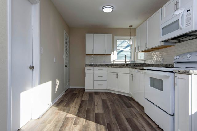 1940 S Franklin Avenue, Springfield, MO 65807