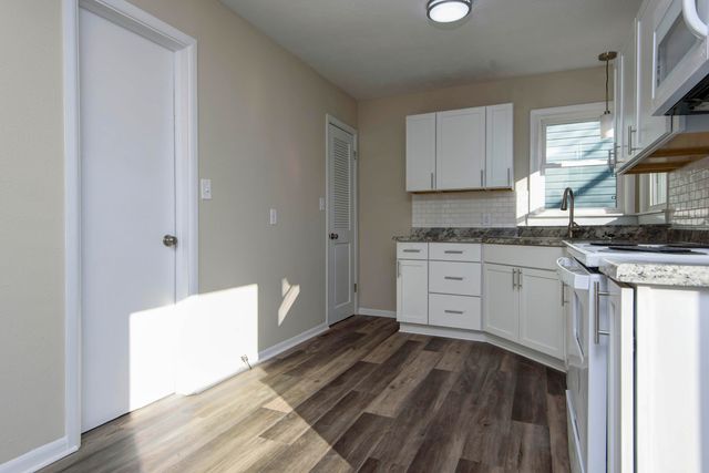 1940 S Franklin Avenue, Springfield, MO 65807