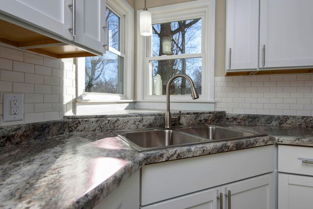 1940 S Franklin Avenue, Springfield, MO 65807