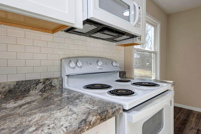 1940 S Franklin Avenue, Springfield, MO 65807