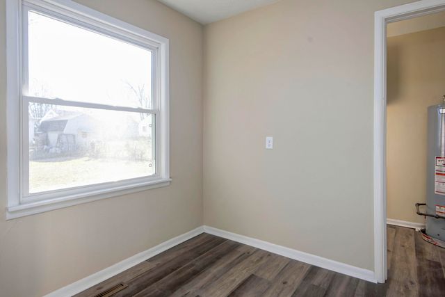 1940 S Franklin Avenue, Springfield, MO 65807