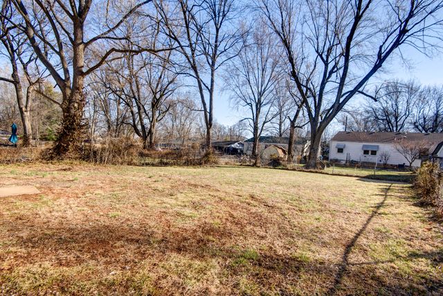 1940 S Franklin Avenue, Springfield, MO 65807