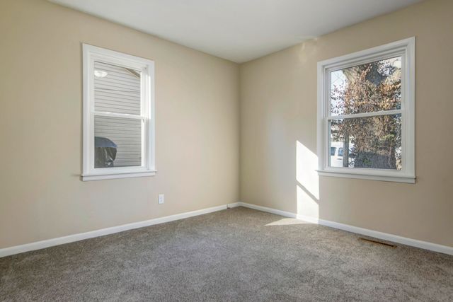 1940 S Franklin Avenue, Springfield, MO 65807