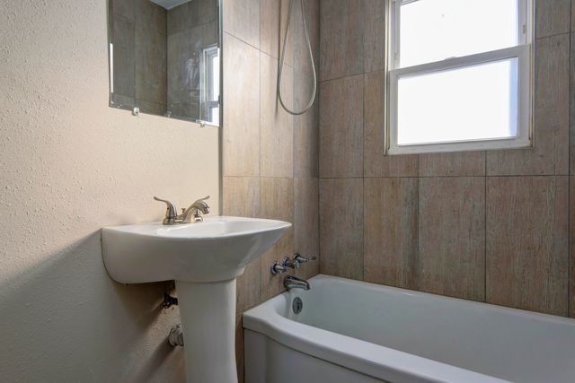 1940 S Franklin Avenue, Springfield, MO 65807