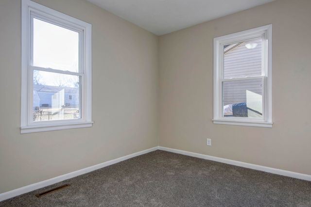 1940 S Franklin Avenue, Springfield, MO 65807