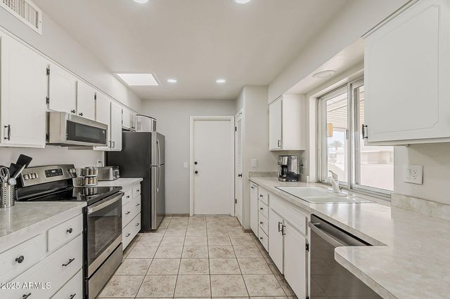 9814 W LONG HILLS Drive, Sun City, AZ 85351