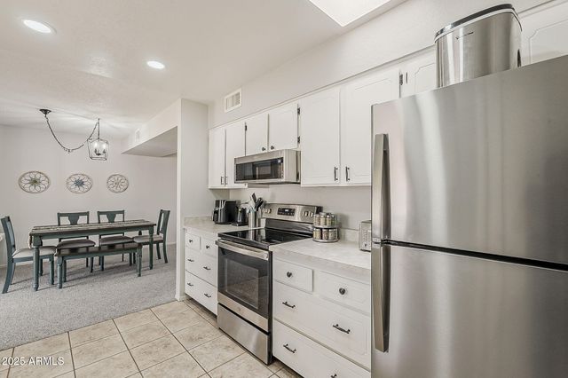 9814 W LONG HILLS Drive, Sun City, AZ 85351