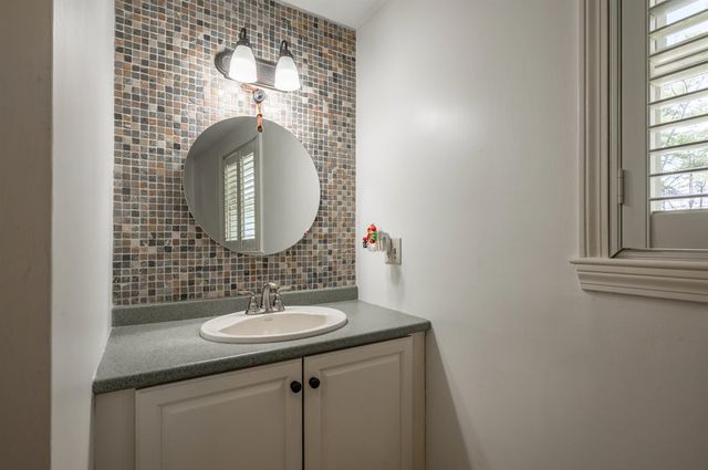 15 Twin Street, Windham, NH 03087