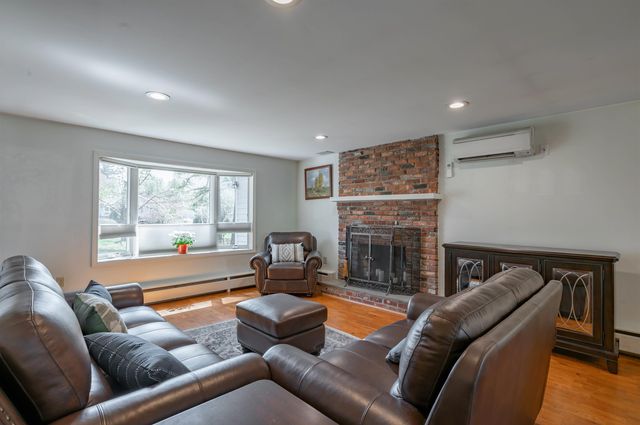 15 Twin Street, Windham, NH 03087