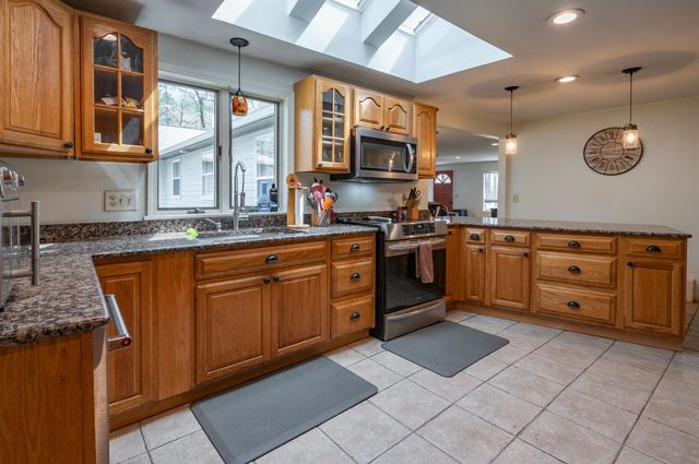 15 Twin Street, Windham, NH 03087