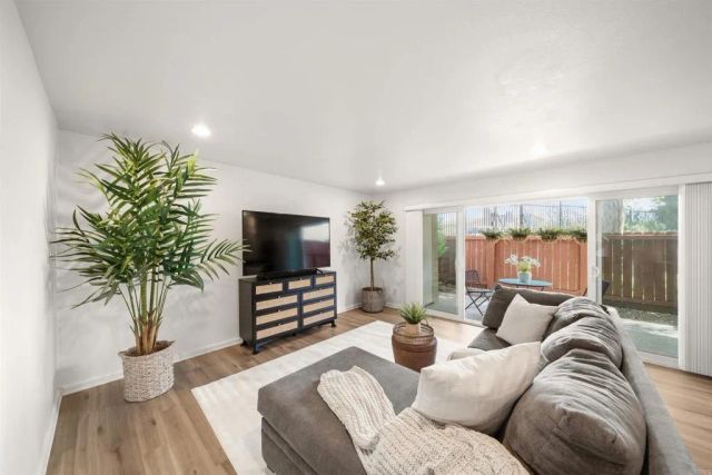 475 N Midway Drive 117, Escondido, CA 92027