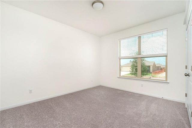 220 Tanda LN, Hutto, TX 78634