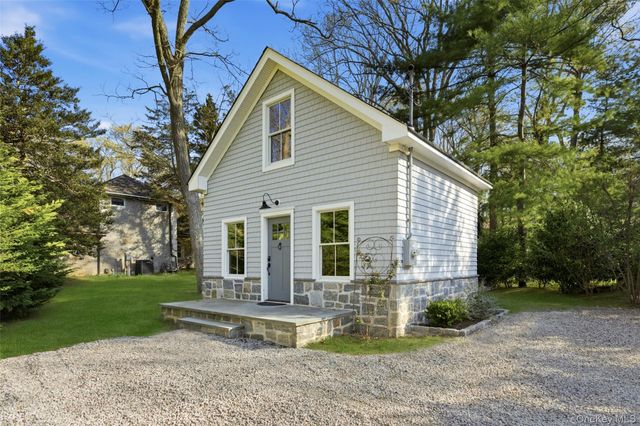 31 W Meadow Road, Setauket, NY 11733