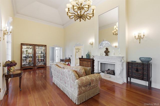 31 W Meadow Road, Setauket, NY 11733