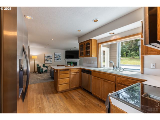 114 MADRONA Ct, St Helens, OR 97051