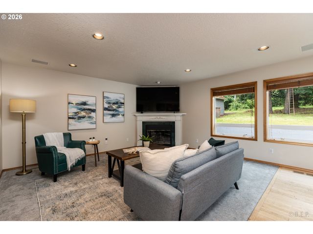 114 MADRONA Ct, St Helens, OR 97051