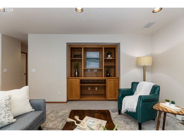 114 MADRONA Ct, St Helens, OR 97051