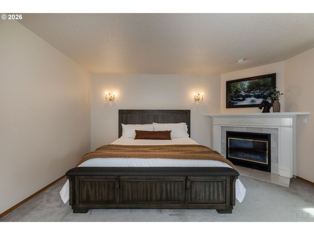 114 MADRONA Ct, St Helens, OR 97051