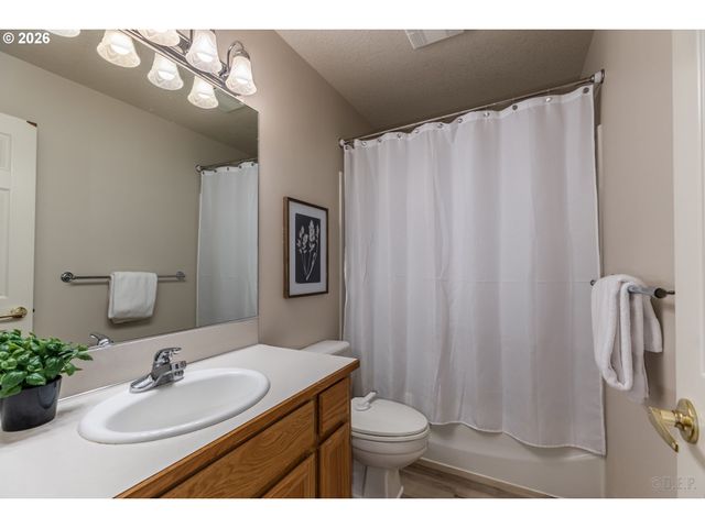 114 MADRONA Ct, St Helens, OR 97051