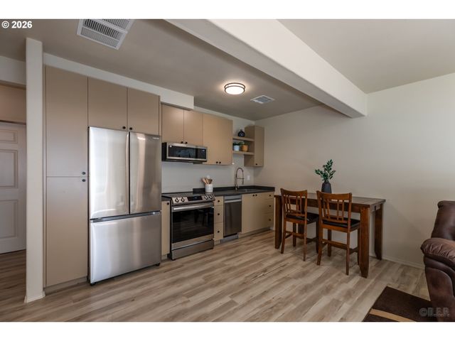 114 MADRONA Ct, St Helens, OR 97051