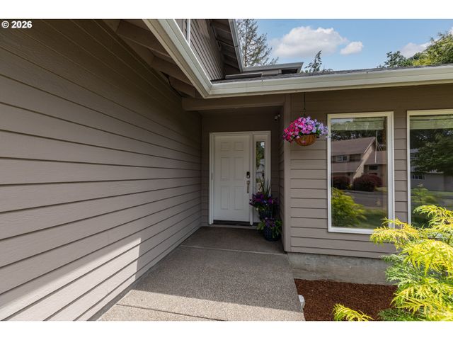 114 MADRONA Ct, St Helens, OR 97051